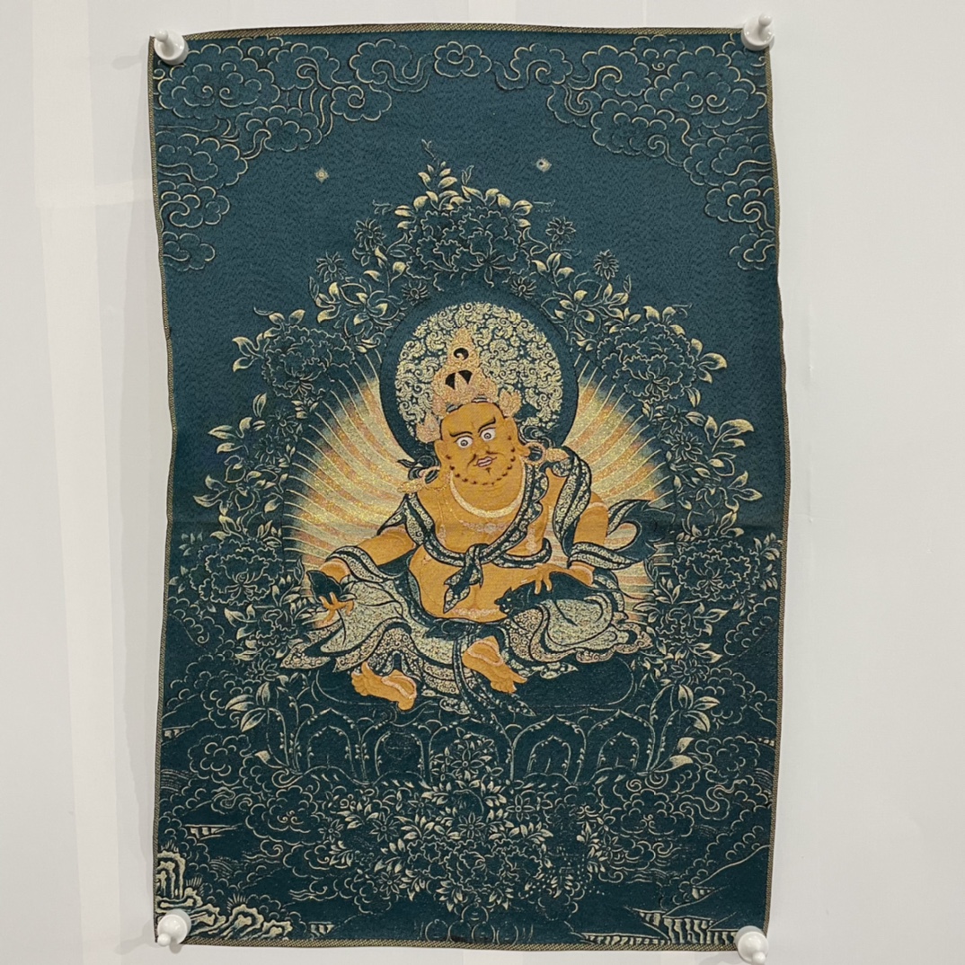 Embroidery Yellow - Тханка-вышивка: Желтый Джамбала Будда (Хуан Цайшэнь)