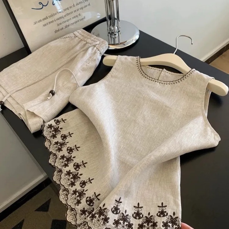 Простой стиль Old Money из хло – обзор и цена Embroidery Uniforms