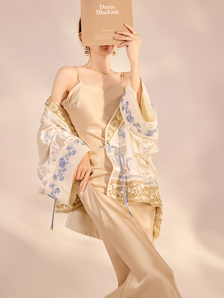 Весенняя коллекция 2026: Новая – обзор и цена Embroidery Knit