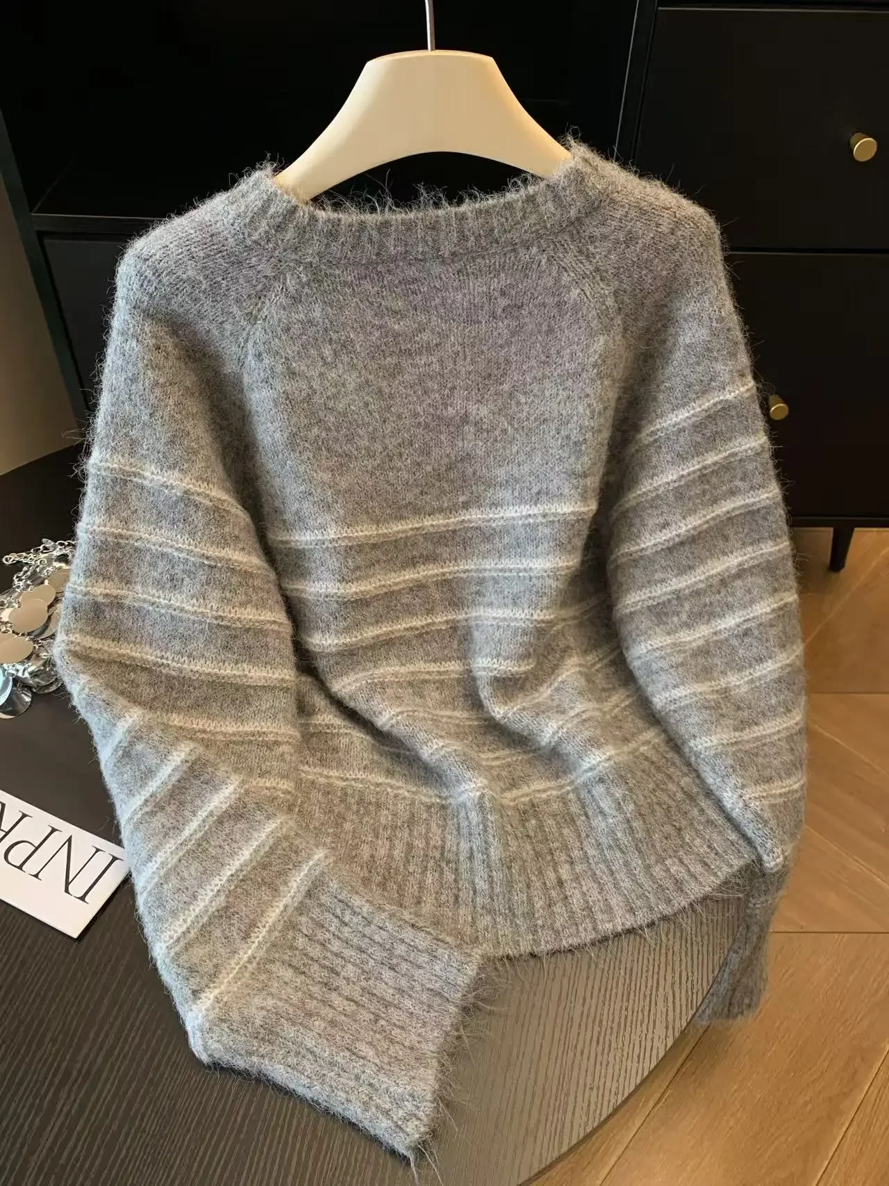 Женский полосатый свитер из ше – обзор и цена Embroidery Knit