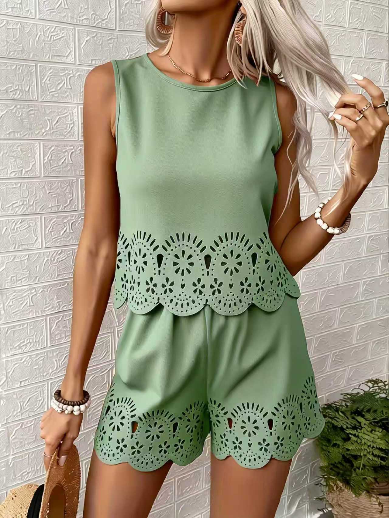 Элегантный повседневный компле – обзор и цена Embroidery Uniforms