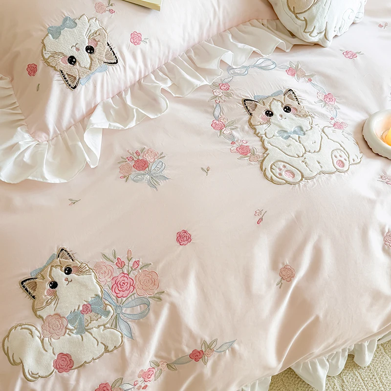 Розовый комплект постельного б – обзор и цена Embroidery Quilt Cover